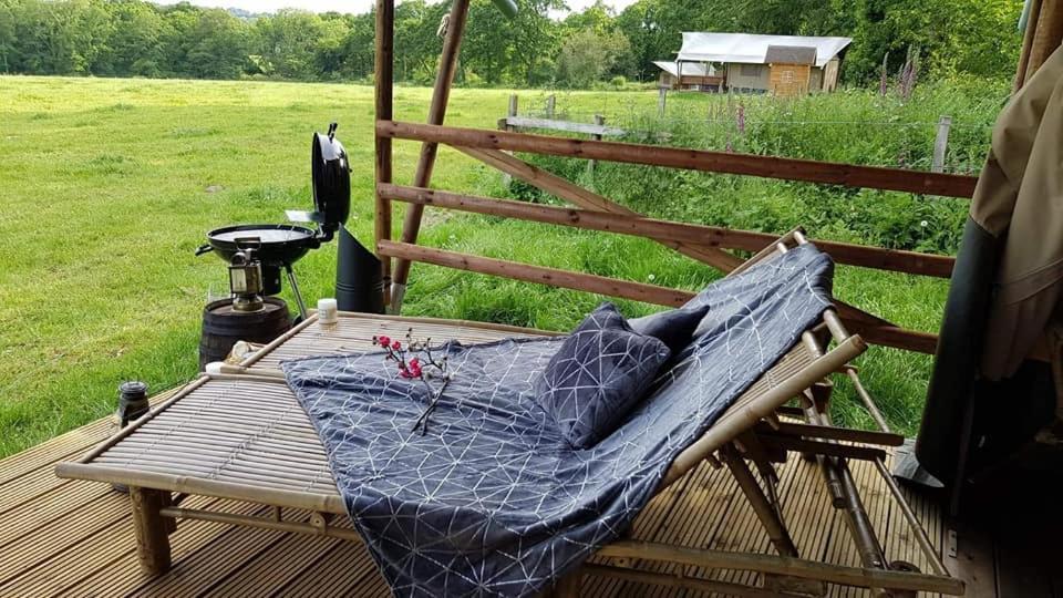 Glamping Des 2 Marguerites Hotel Bazoches-au-Houlme Exterior photo