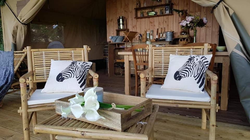 Glamping Des 2 Marguerites Hotel Bazoches-au-Houlme Exterior photo